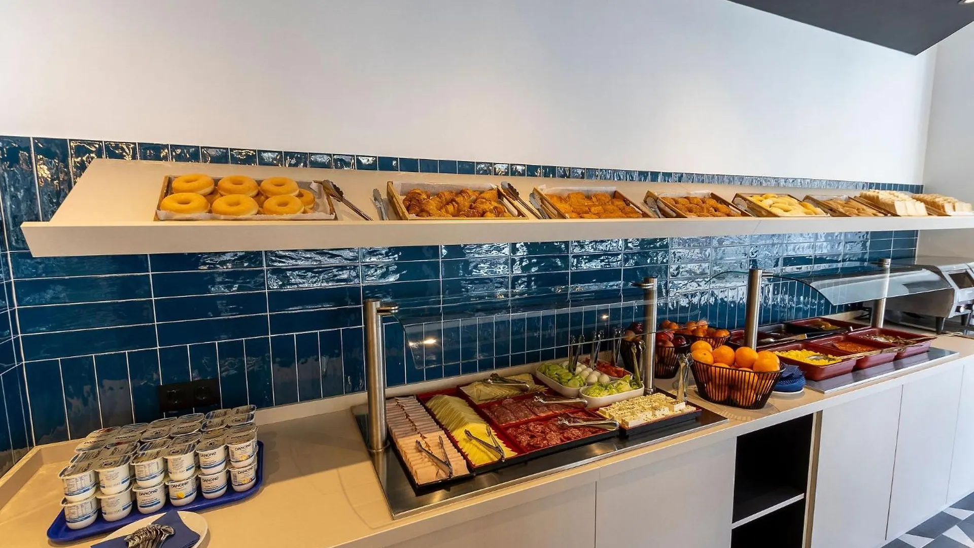 Travelodge Barcelona Poblenou Szálloda