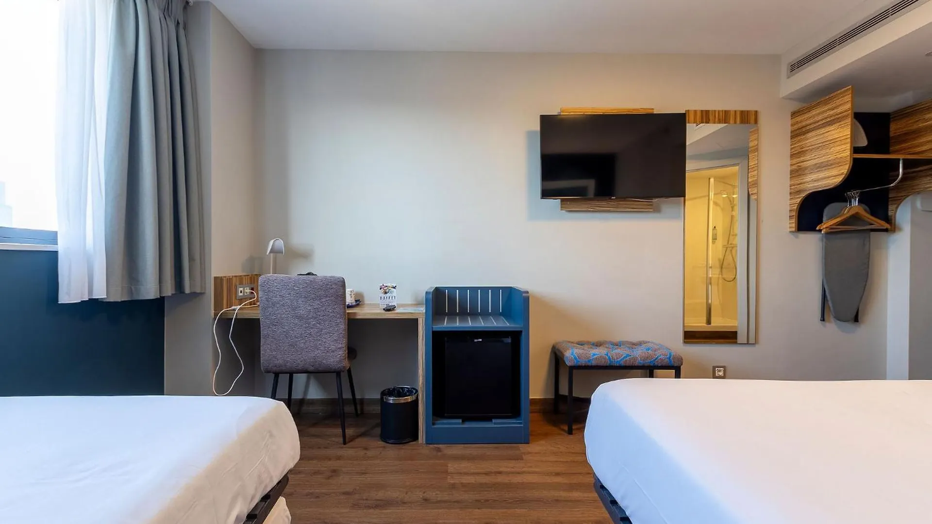 Travelodge Barcelona Poblenou 0*,  Spanyolország
